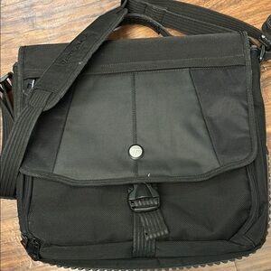 Targus Black Messenger Bag for Laptops with Adjustable Strap